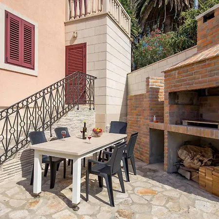 2 Bedroom Awesome In * Veli Losinj