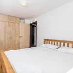 Lovely Apartment In Veli Losinj With Wifi Вели-Лошинь