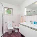 Апартаменты Lovely Apartment In Veli Losinj With Wifi *