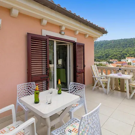 Lovely Apartment In Veli Losinj With Wifi Апартаменты *